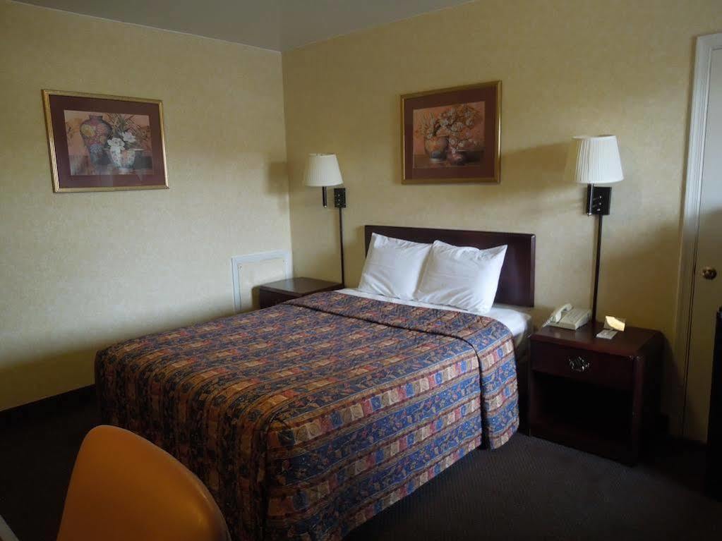 Budget Inn Falls Church Eksteriør billede